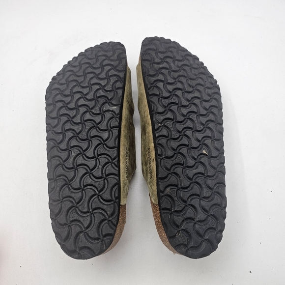 Birkenstock Arizona Two-Strap Sandals – Olive Green – Size Approx. US 10